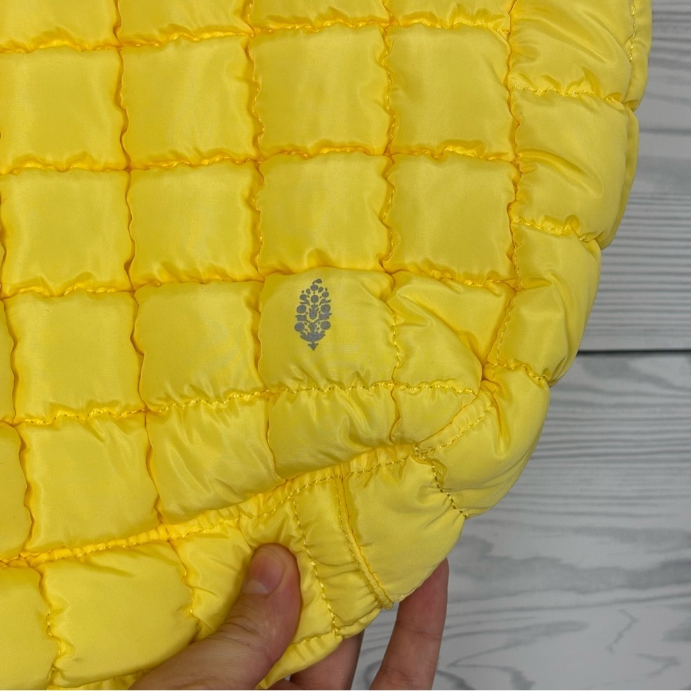 Free People FP Movement Quilted Carryall Bag Sour Citrus NWT - Picture 8 of 13
